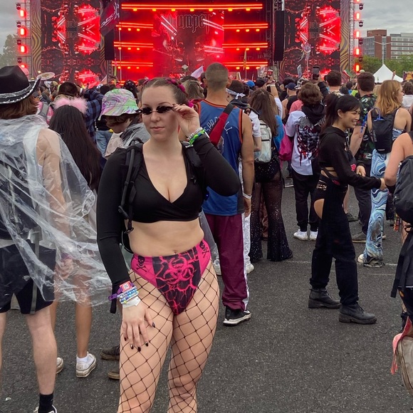 Freedom Ravewear Toxic Pink Booty Shorts - Picture 1 of 2